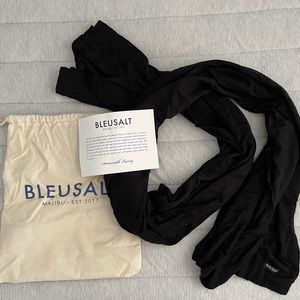 Bleusalt The 2 Yard Wrap - Black